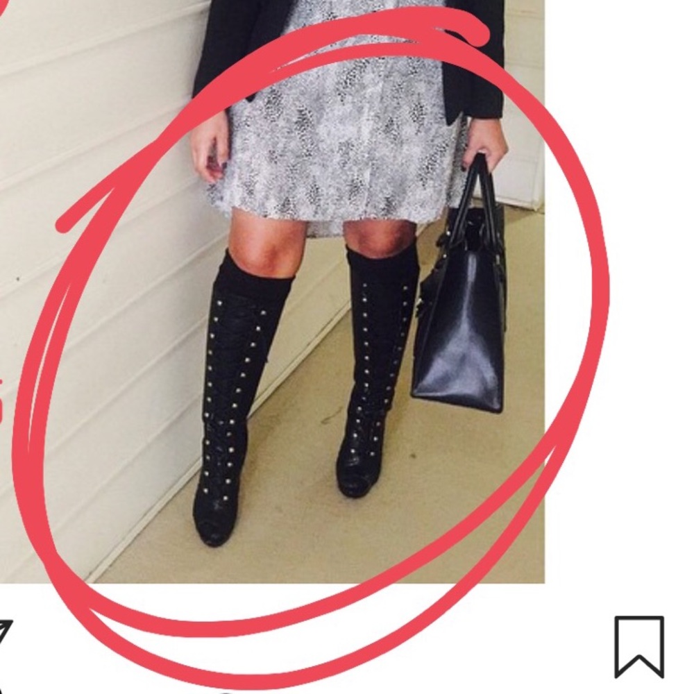 Knee high boots in black